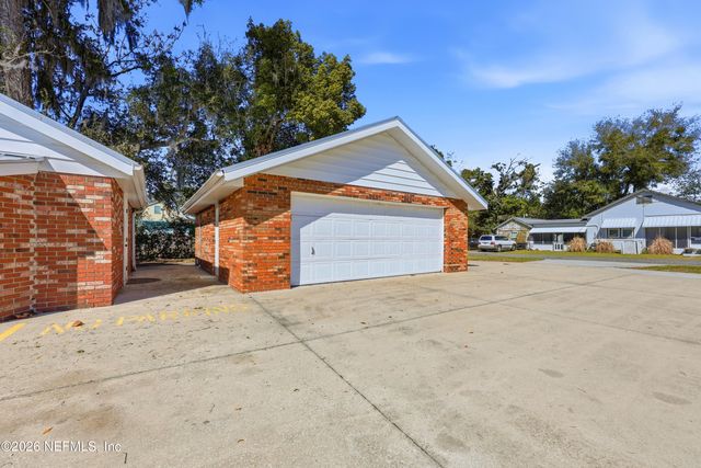 2400 CRILL Avenue, Palatka, FL 32177