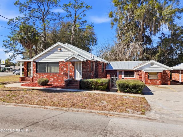 2400 CRILL Avenue, Palatka, FL 32177