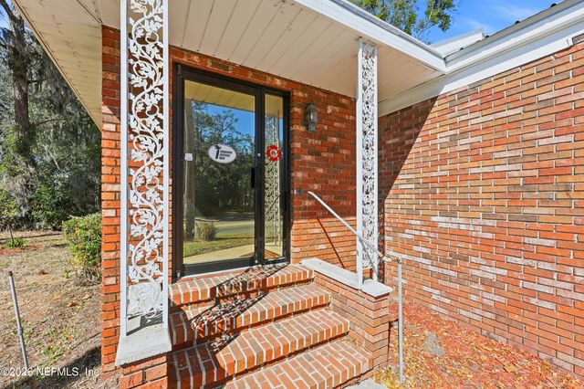 2400 CRILL Avenue, Palatka, FL 32177