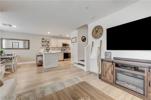 12106 Azure Gate Road 3, Las Vegas, NV 89183