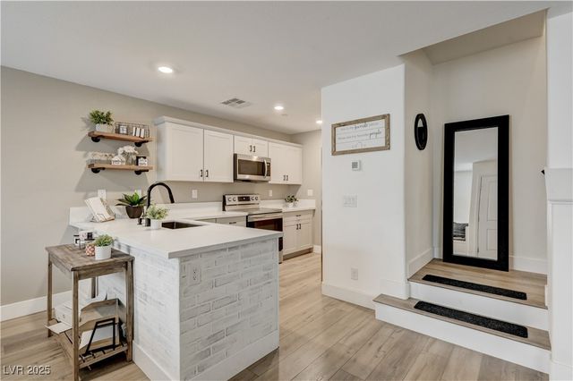 12106 Azure Gate Road 3, Las Vegas, NV 89183