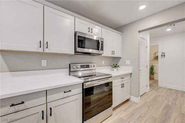 12106 Azure Gate Road 3, Las Vegas, NV 89183