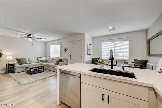 12106 Azure Gate Road 3, Las Vegas, NV 89183