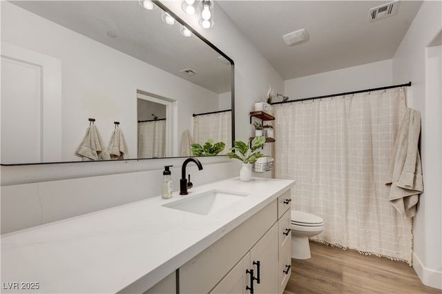 12106 Azure Gate Road 3, Las Vegas, NV 89183