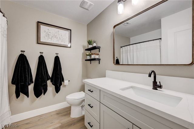 12106 Azure Gate Road 3, Las Vegas, NV 89183