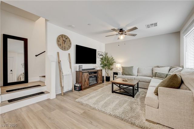 12106 Azure Gate Road 3, Las Vegas, NV 89183