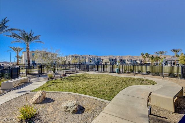 12106 Azure Gate Road 3, Las Vegas, NV 89183