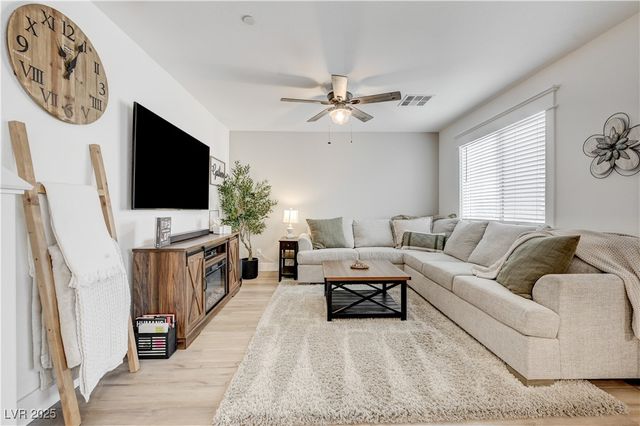 12106 Azure Gate Road 3, Las Vegas, NV 89183