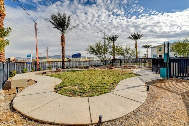 12106 Azure Gate Road 3, Las Vegas, NV 89183