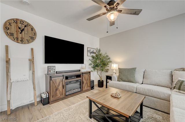 12106 Azure Gate Road 3, Las Vegas, NV 89183