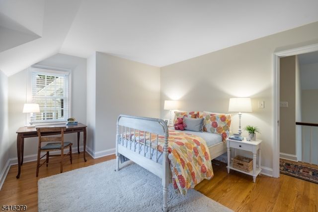 30 Edgewood Rd, Chatham Boro, NJ 07928