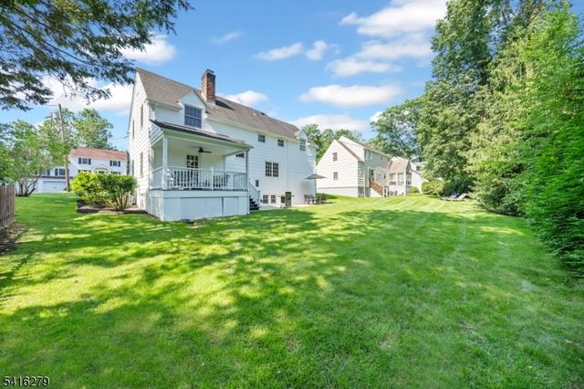 30 Edgewood Rd, Chatham Boro, NJ 07928