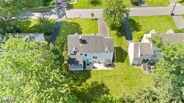 30 Edgewood Rd, Chatham Boro, NJ 07928