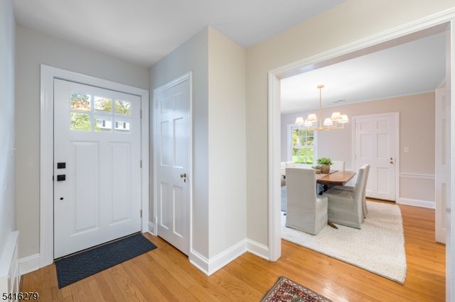 30 Edgewood Rd, Chatham Boro, NJ 07928