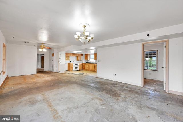 170 S JOHNSON ST, Harrisburg, PA 17112