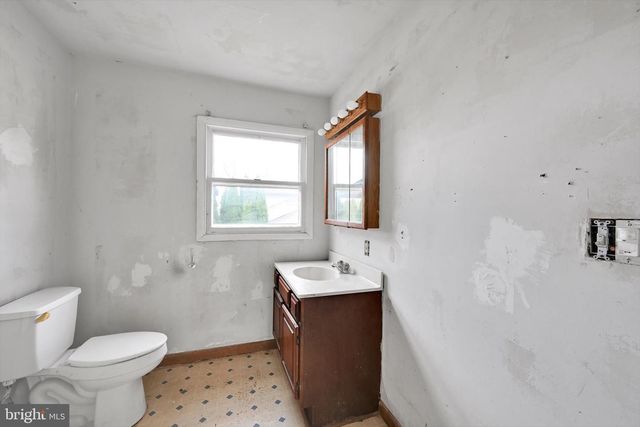 170 S JOHNSON ST, Harrisburg, PA 17112