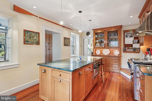 8720 PROSPECT AVE, Philadelphia, PA 19118