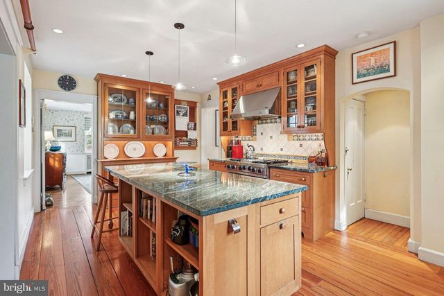 8720 PROSPECT AVE, Philadelphia, PA 19118