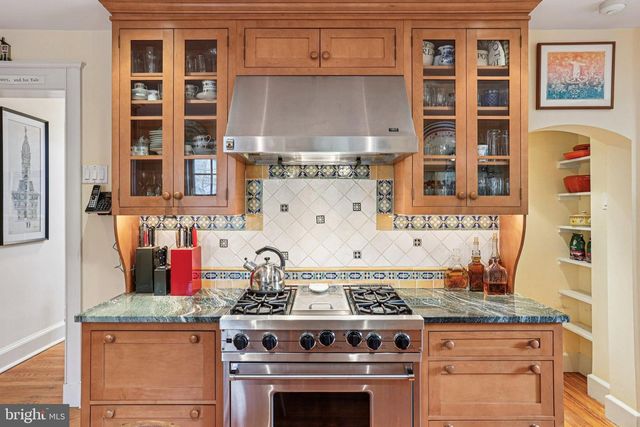 8720 PROSPECT AVE, Philadelphia, PA 19118