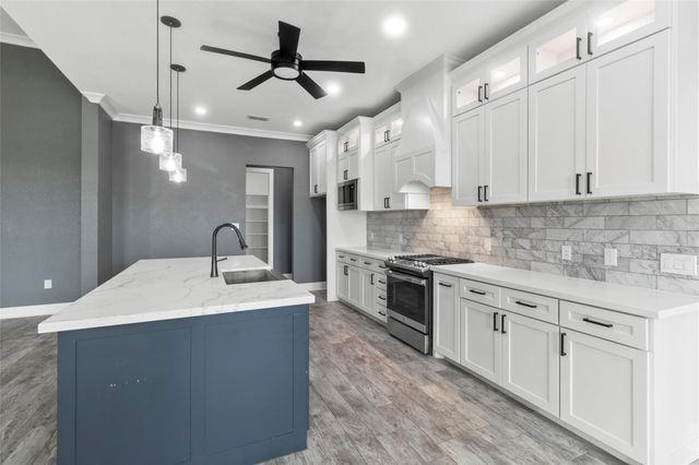 22010 Chenango Lake Drive, Angleton, TX 77515