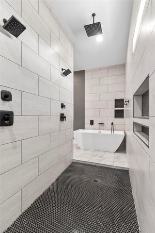 22010 Chenango Lake Drive, Angleton, TX 77515