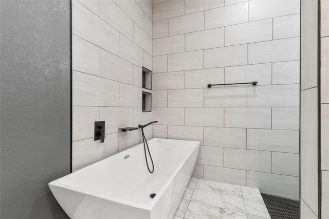 22010 Chenango Lake Drive, Angleton, TX 77515