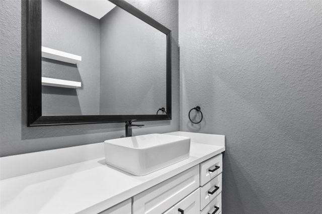 22010 Chenango Lake Drive, Angleton, TX 77515