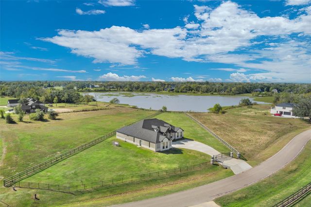 22010 Chenango Lake Drive, Angleton, TX 77515