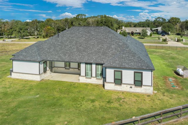 22010 Chenango Lake Drive, Angleton, TX 77515