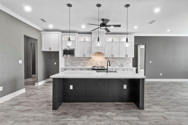 22010 Chenango Lake Drive, Angleton, TX 77515