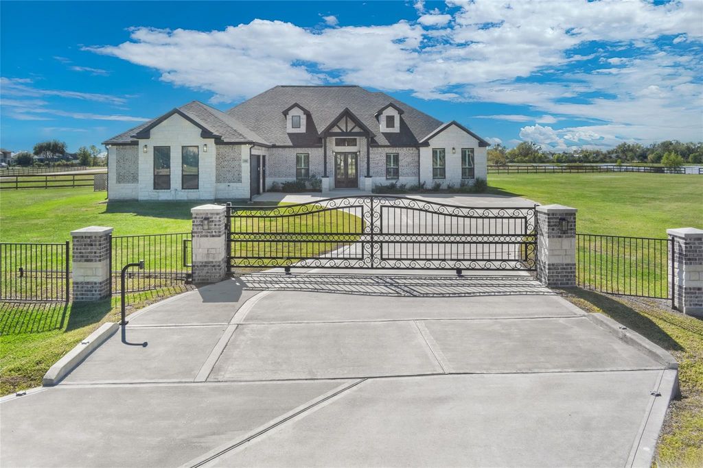 22010 Chenango Lake Drive, Angleton, TX 77515