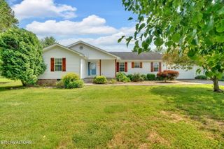 1647 Sams Drive, Dandridge, TN 37725