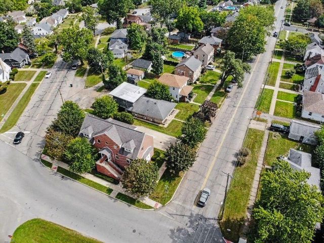 330 N Sunnyside Avenue, South Bend, IN 46617
