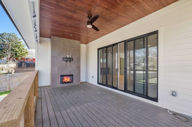 560 Highcrest Dr, Nashville, TN 37211