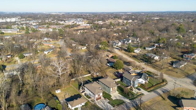 560 Highcrest Dr, Nashville, TN 37211