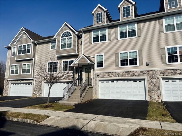 8 Seeley Bull Street 120, Monroe, NY 10950