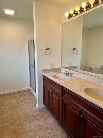 8 Seeley Bull Street 120, Monroe, NY 10950