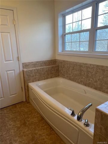8 Seeley Bull Street 120, Monroe, NY 10950