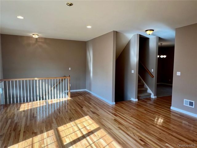 8 Seeley Bull Street 120, Monroe, NY 10950