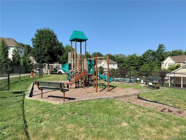 8 Seeley Bull Street 120, Monroe, NY 10950