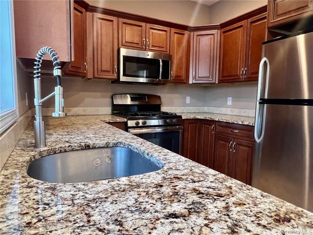 8 Seeley Bull Street 120, Monroe, NY 10950