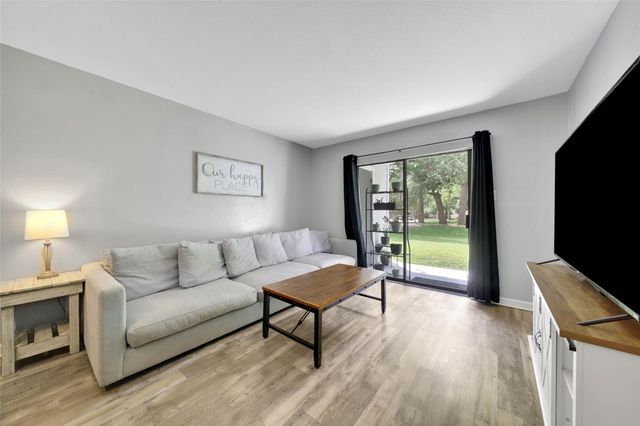13151 Walden Road 119, Montgomery, TX 77356