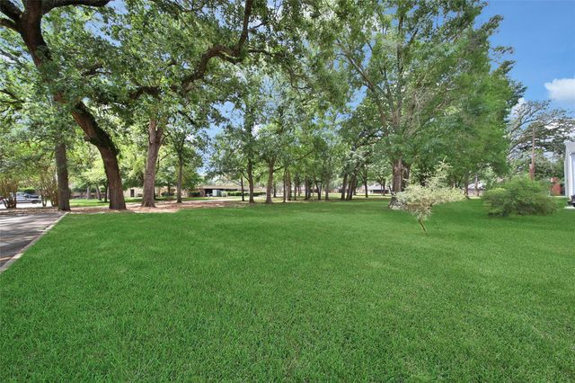 13151 Walden Road 119, Montgomery, TX 77356