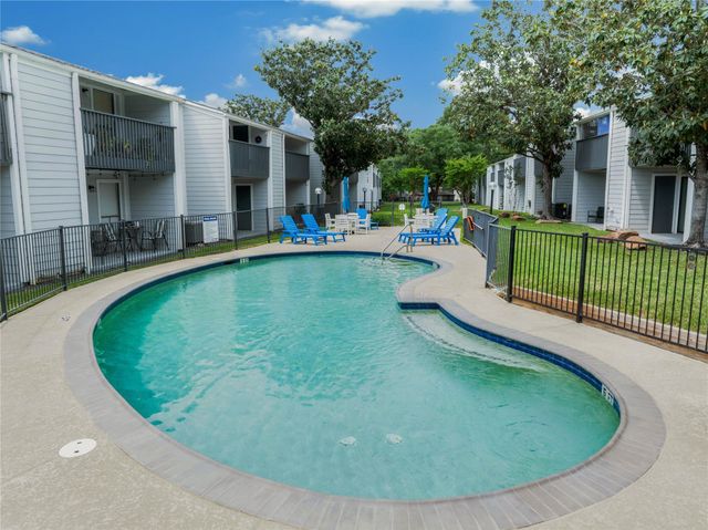 13151 Walden Road 119, Montgomery, TX 77356