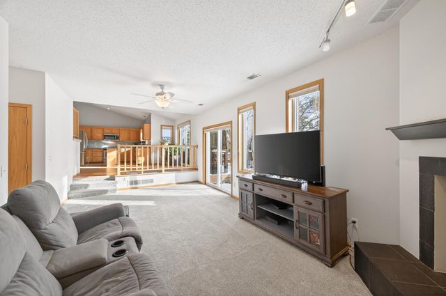 14825 39th Avenue N, Plymouth, MN 55446