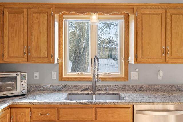 14825 39th Avenue N, Plymouth, MN 55446