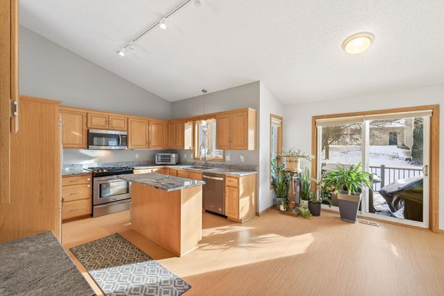 14825 39th Avenue N, Plymouth, MN 55446