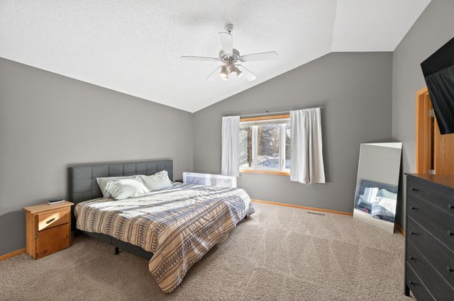 14825 39th Avenue N, Plymouth, MN 55446