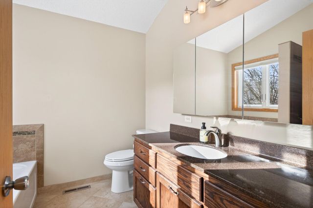 14825 39th Avenue N, Plymouth, MN 55446