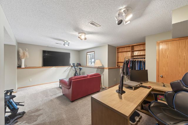 14825 39th Avenue N, Plymouth, MN 55446